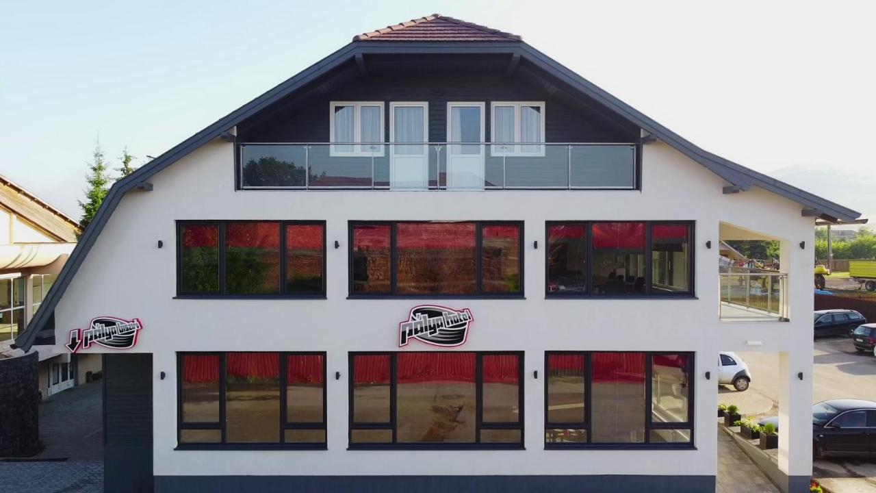 Palya Hotel Gheorgheni  Zewnętrze zdjęcie